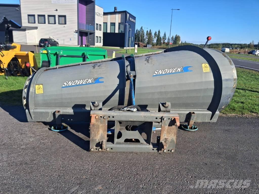 Snowek Alueaura 3200 Sneeuwschuivers en -ploegen