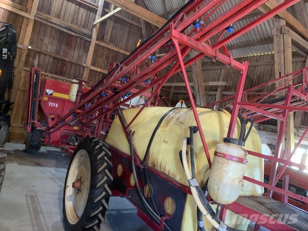 Hardi TZY 2400 Getrokken spuitmachines