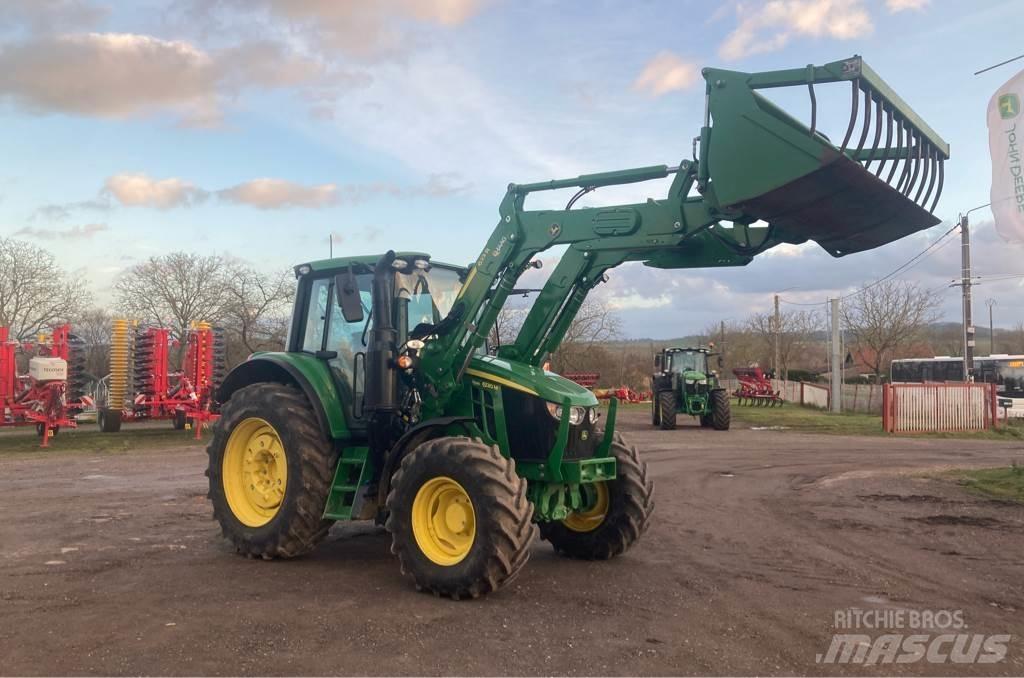 John Deere 6120M Tractoren