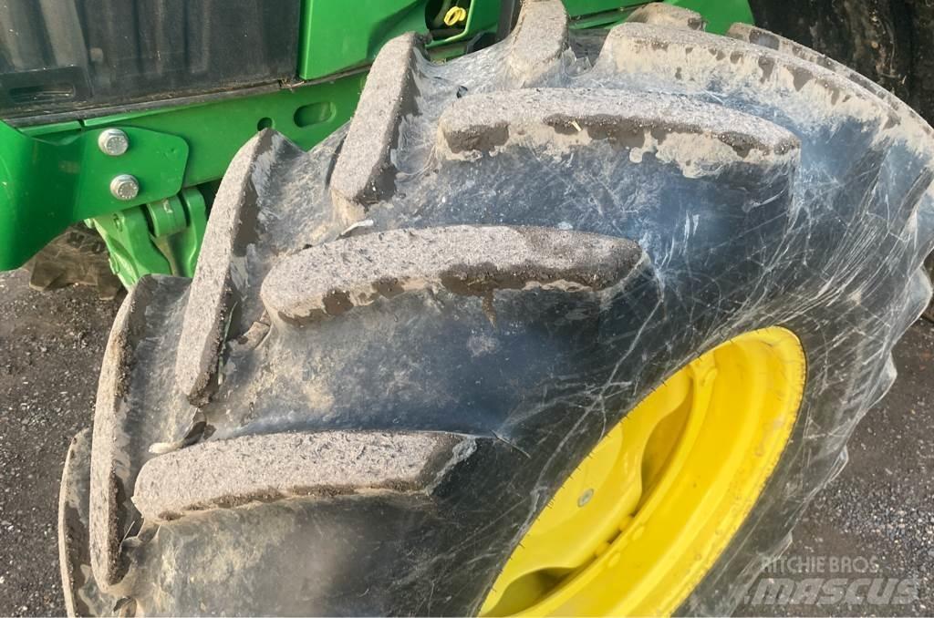 John Deere 6120M Tractoren