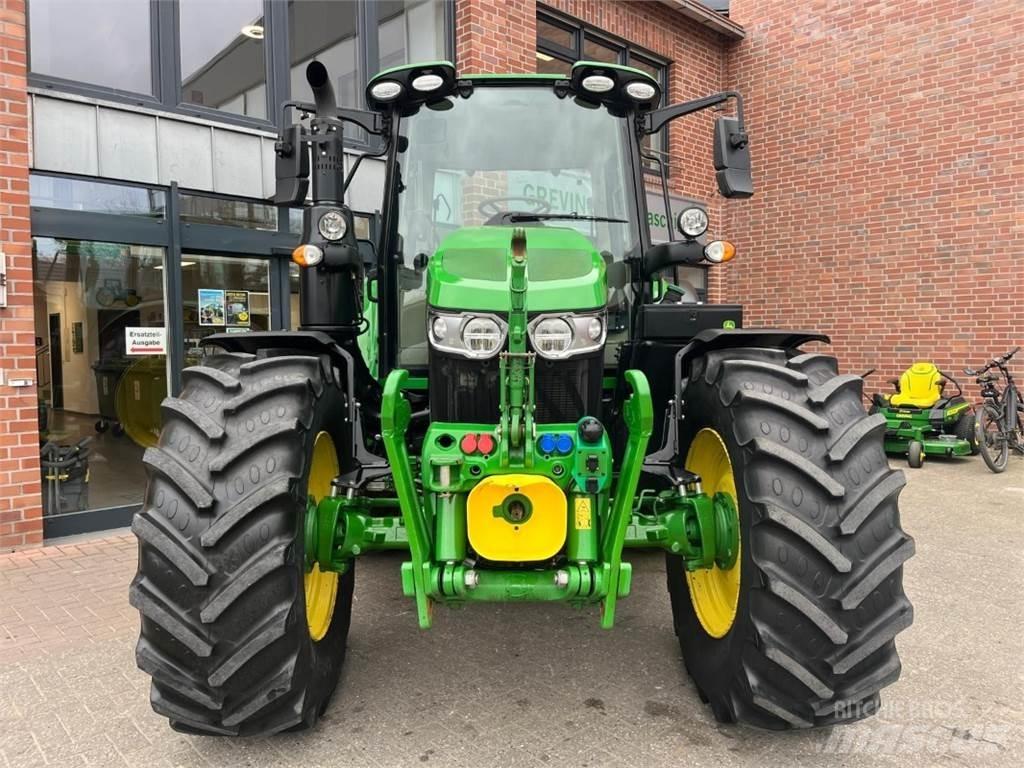 John Deere 6120M Tractoren