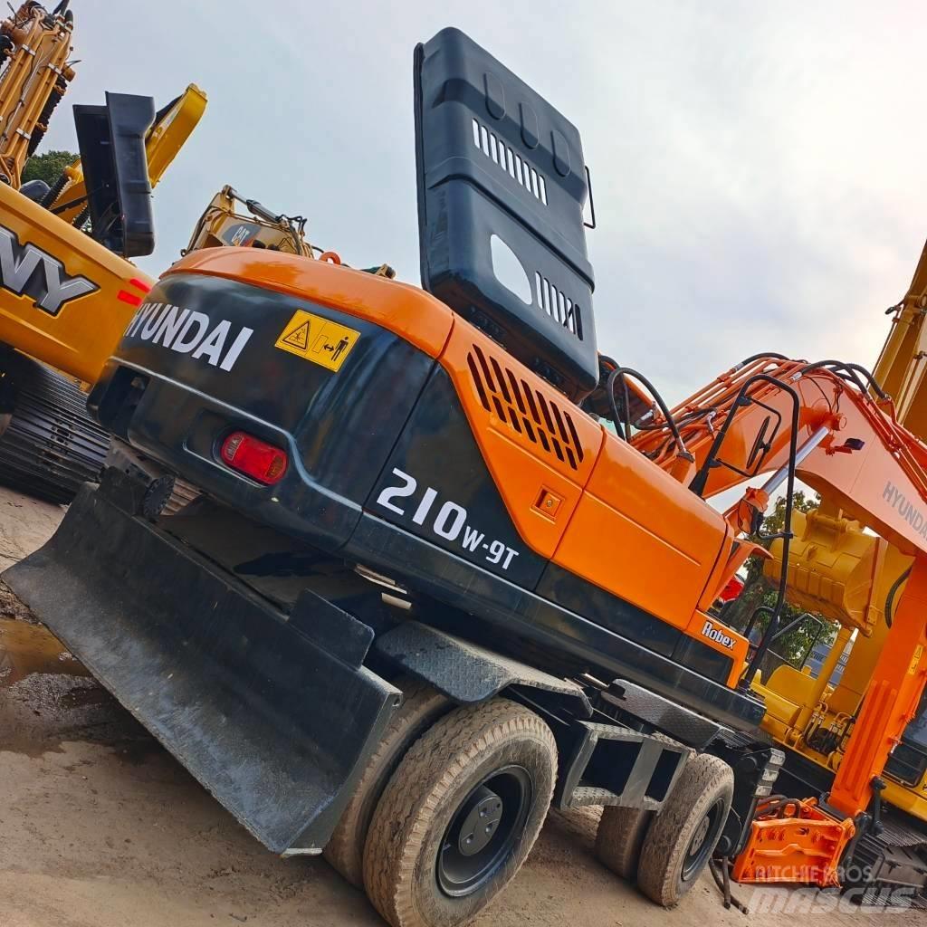 Hyundai 210W-9 Wielgraafmachines