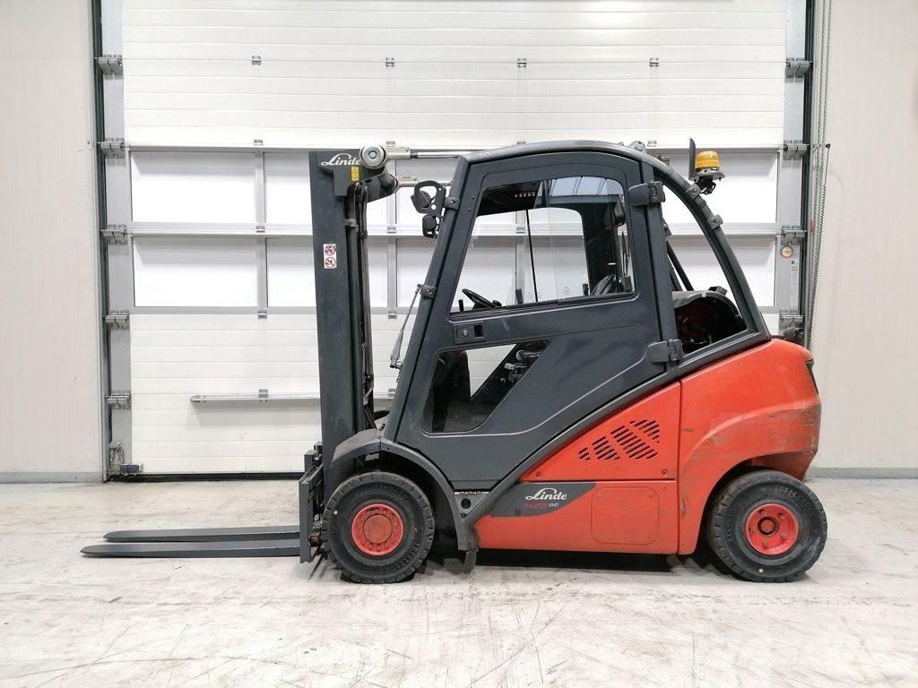 Linde H25T-02 LPG heftrucks