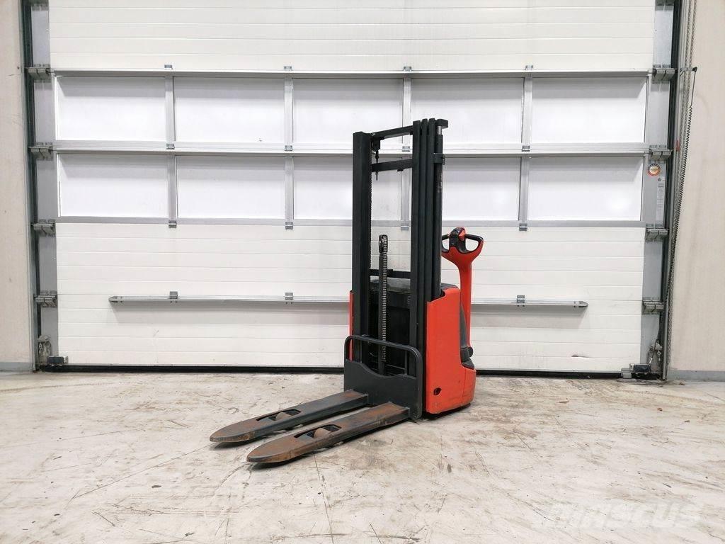 Linde L10 Meeloop stapelaar
