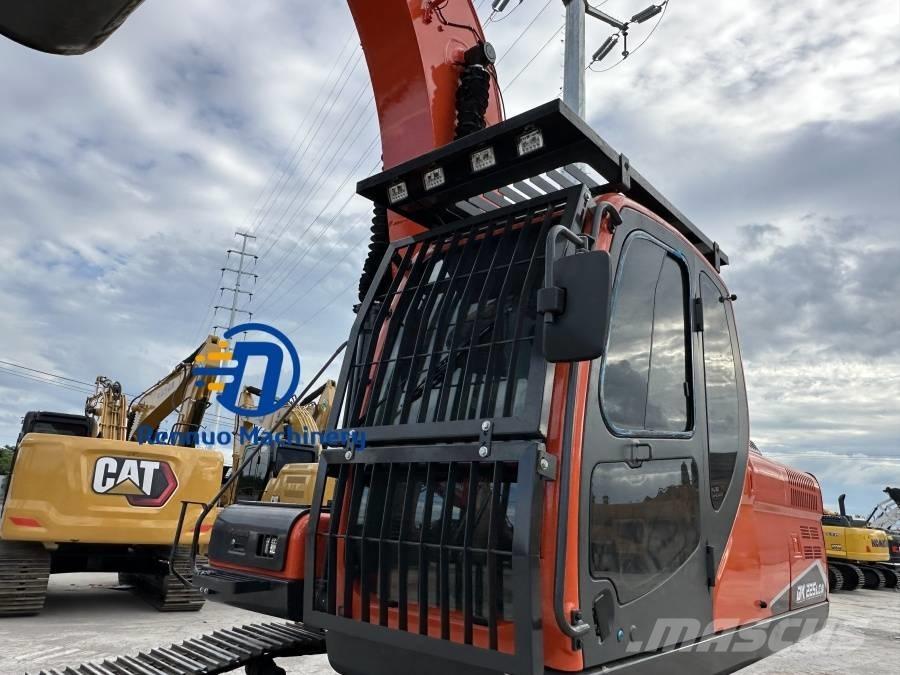 Doosan DX 225 LCA Rupsgraafmachines