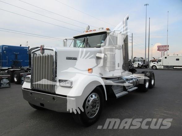 Kenworth W900L Trekkers