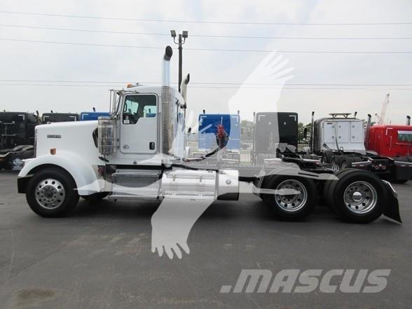 Kenworth W900L Trekkers