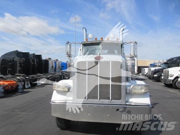 Peterbilt 389 Trekkers
