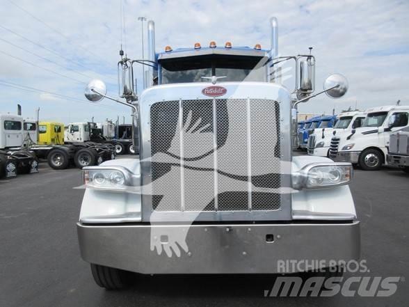 Peterbilt 389 Trekkers