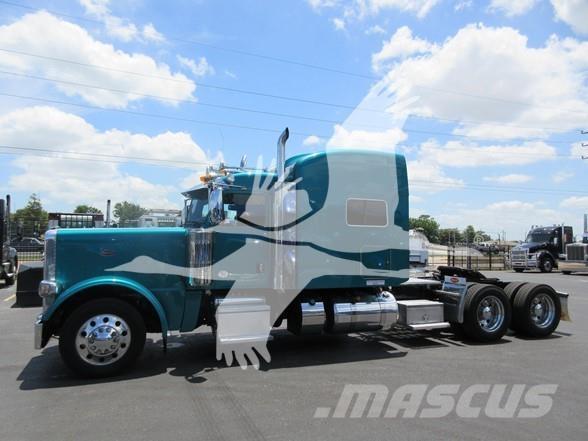 Peterbilt 389 Trekkers