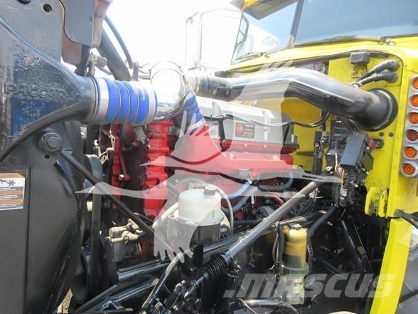 Peterbilt 389 Trekkers