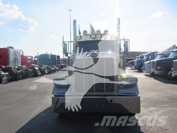 Peterbilt 389 Trekkers
