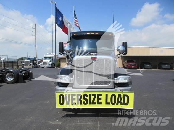Peterbilt 567 Trekkers