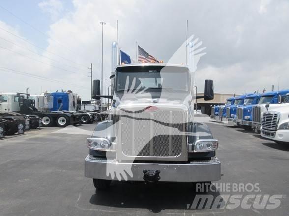 Peterbilt 567 Trekkers
