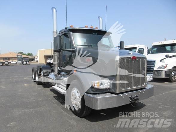 Peterbilt 567 Trekkers