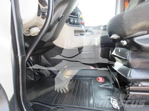 Peterbilt 567 Trekkers