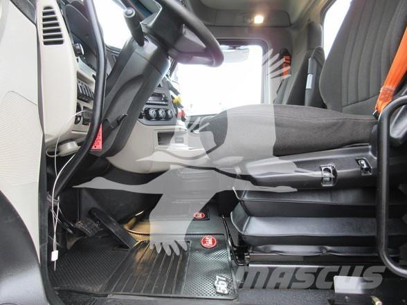 Peterbilt 567 Trekkers