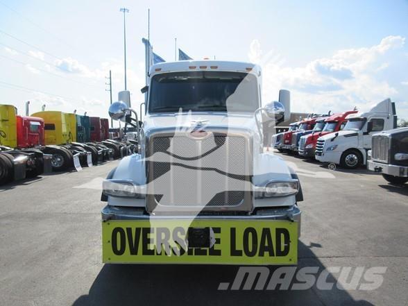 Peterbilt 567 Trekkers