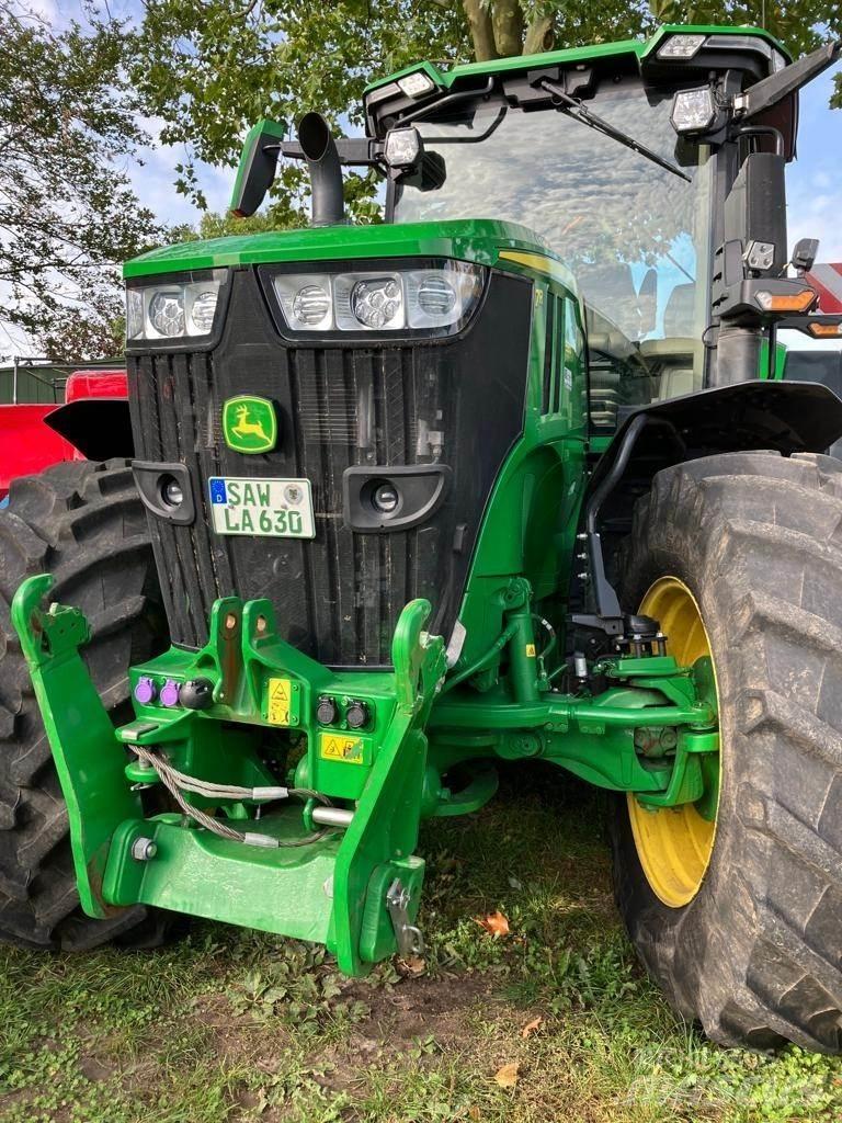 John Deere 7R 330 Tractoren