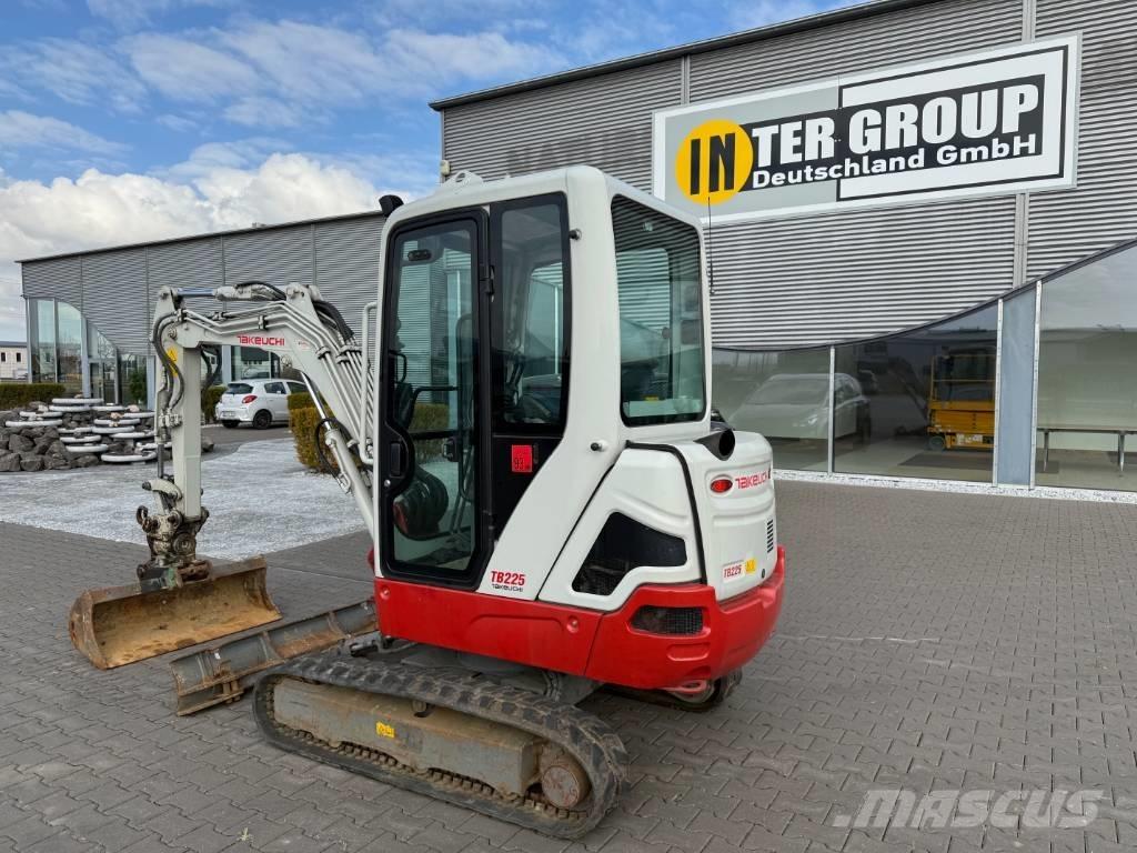 Takeuchi TB 225 V3 Minigraafmachines < 7t