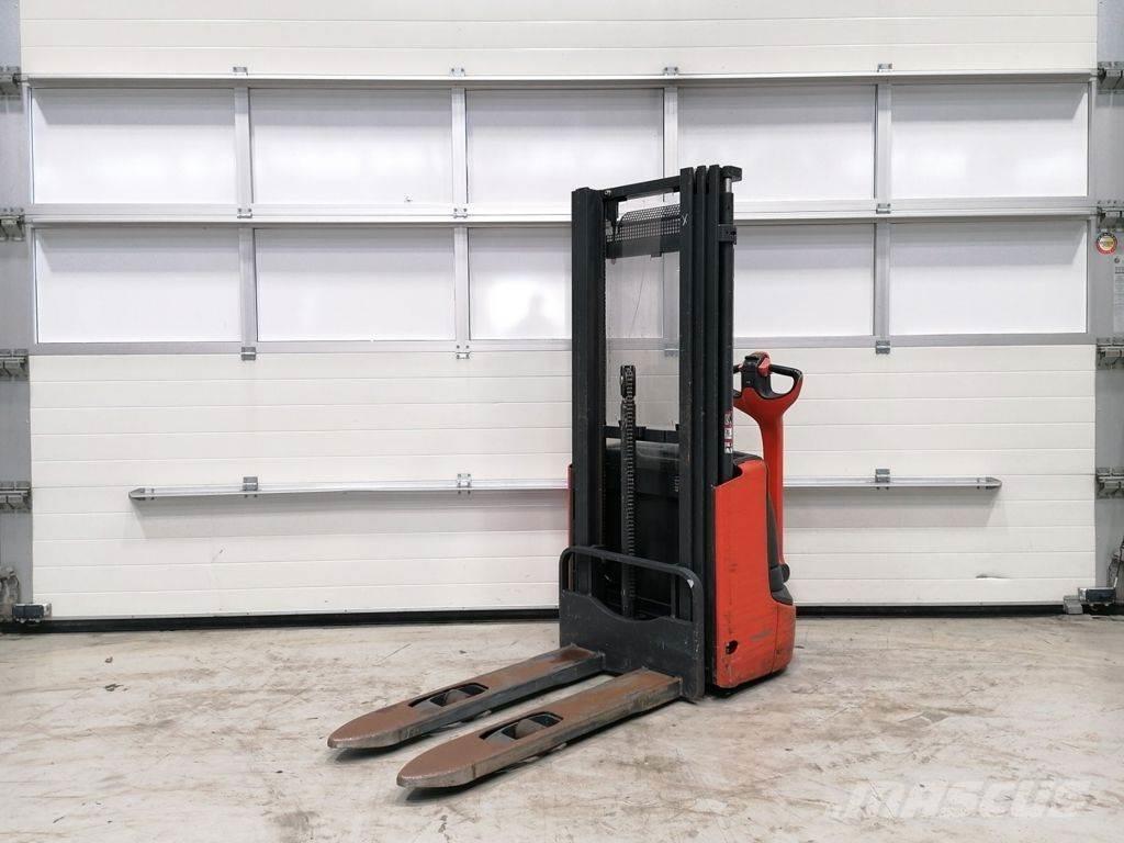 Linde L10 Meeloop stapelaar