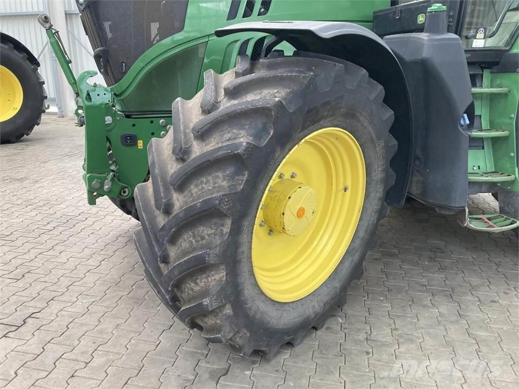John Deere 6195R Tractoren