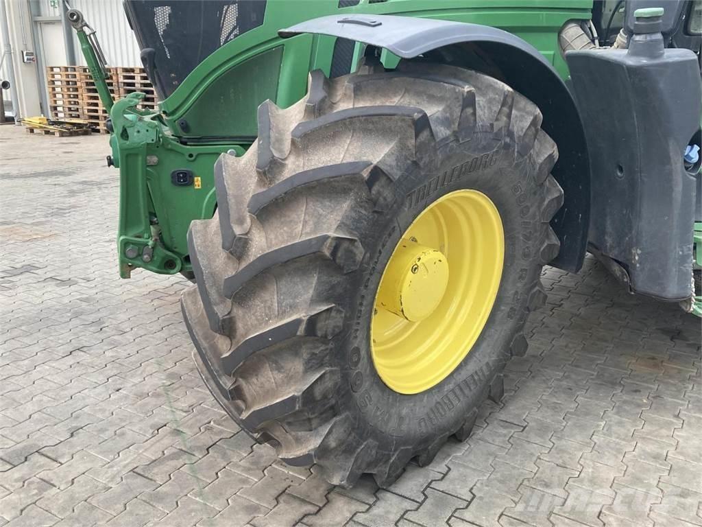 John Deere 6250R Tractoren