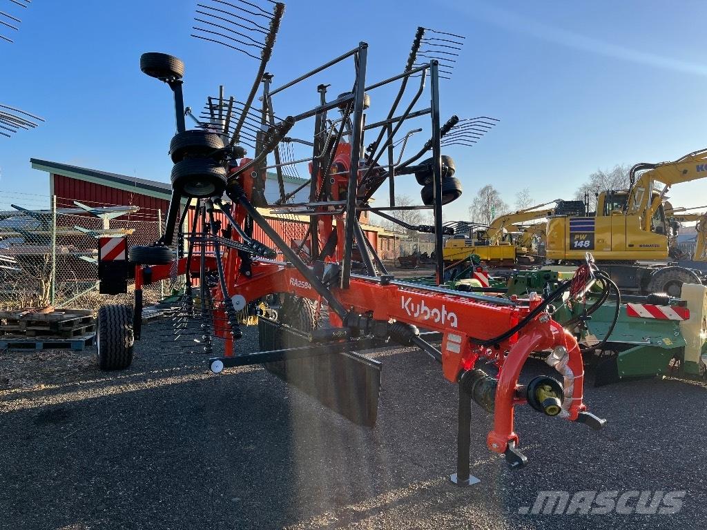 Kubota RA2584 Zwadharken