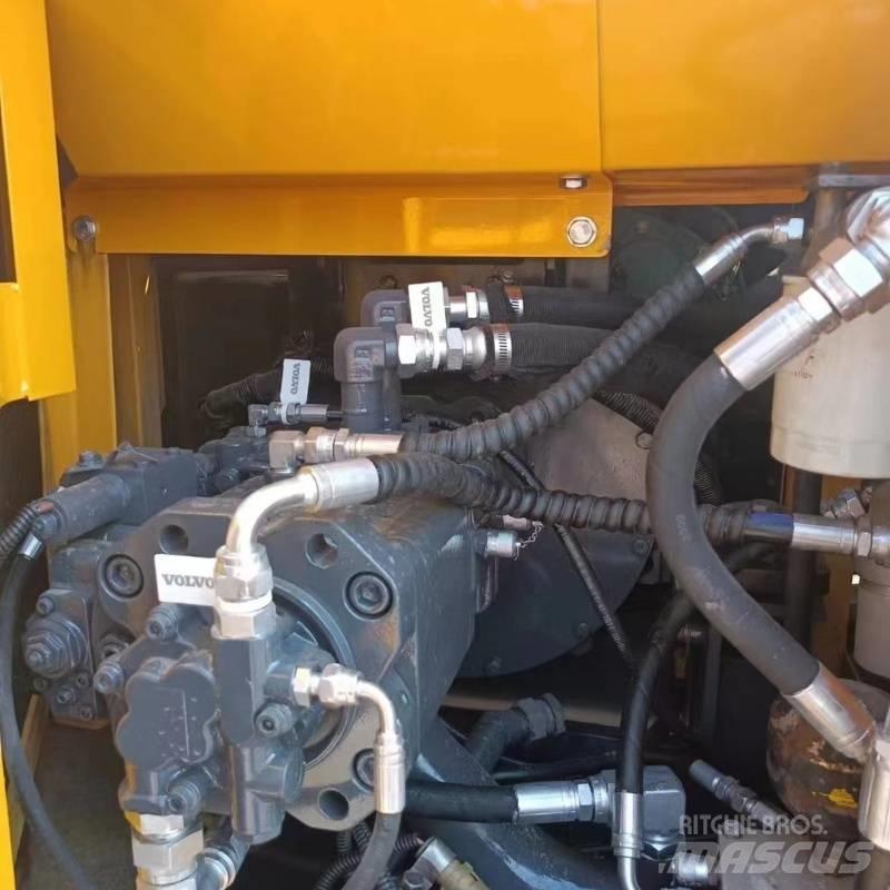 Volvo EC 140 Rupsgraafmachines