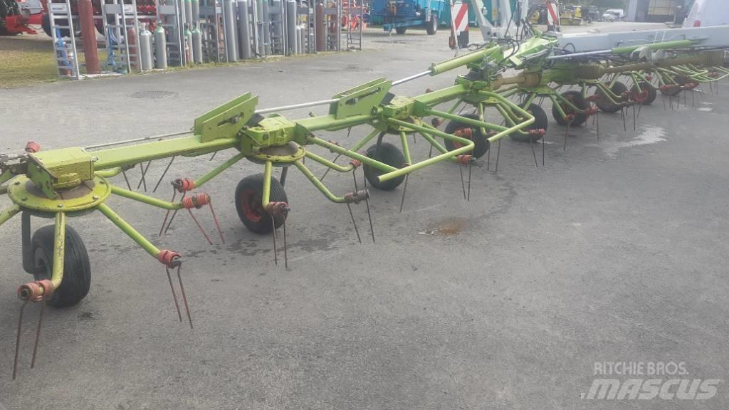 CLAAS VOLTO 1300 T Schudders