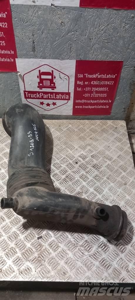 Scania 94 D.  1409145 Cabine en interieur