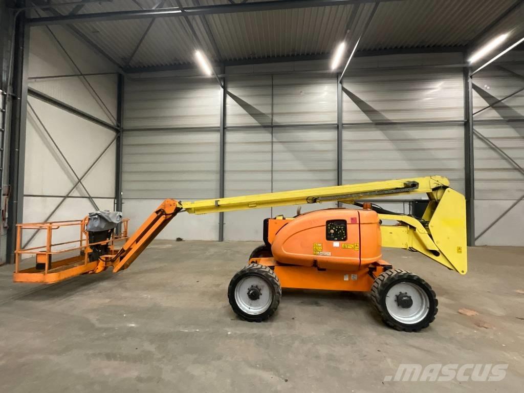 JLG 600 AJ   4x4x4 Knikarmhoogwerkers