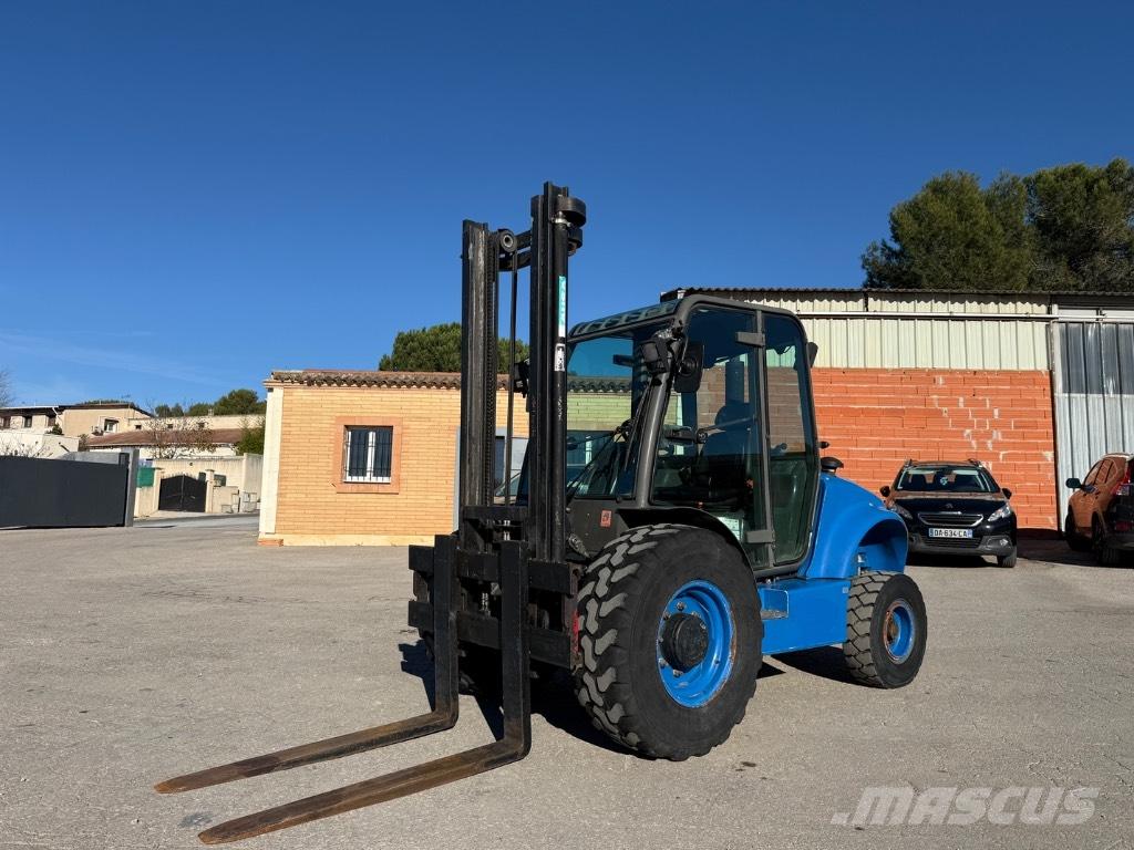 Ausa C 250 H Vorkheftruck voor zwaar terrein