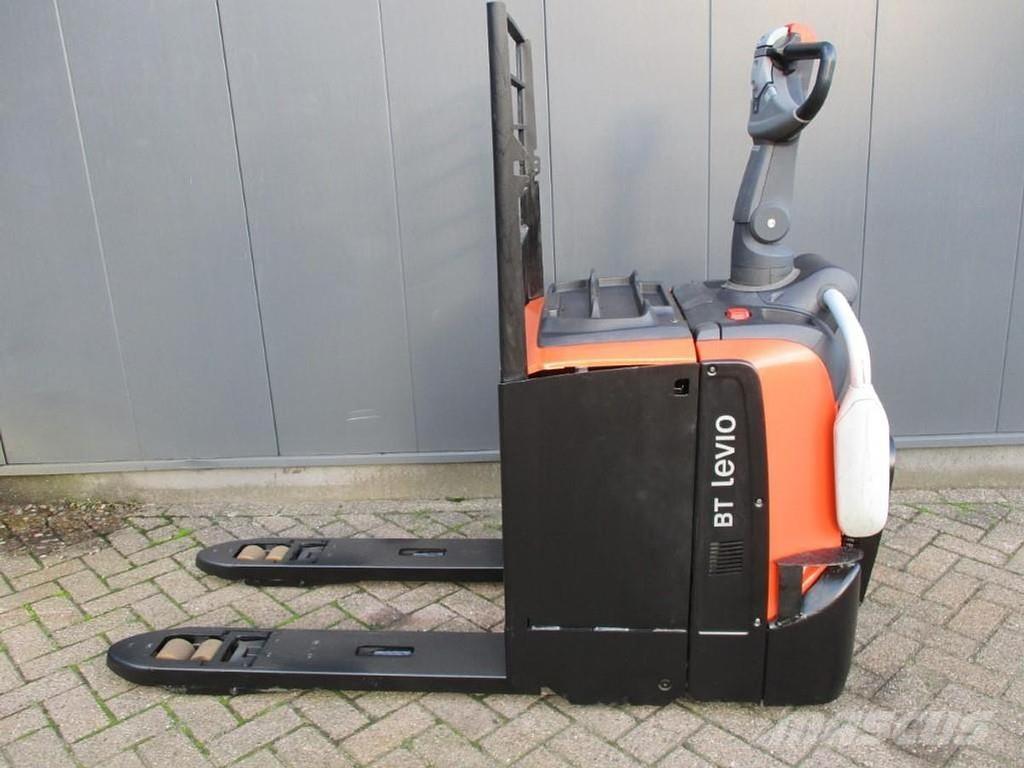 Toyota LPE250 Pallettruck met meerij platform