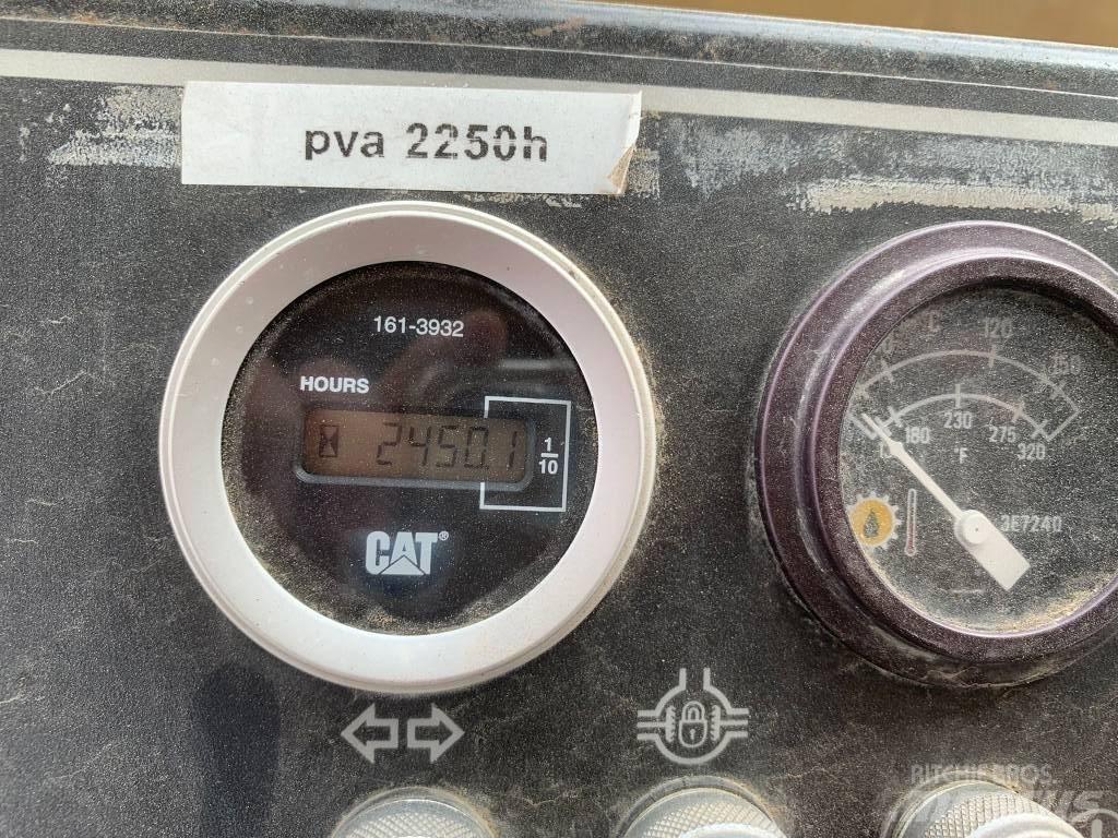 CAT PS 300 B Bandenwalsen