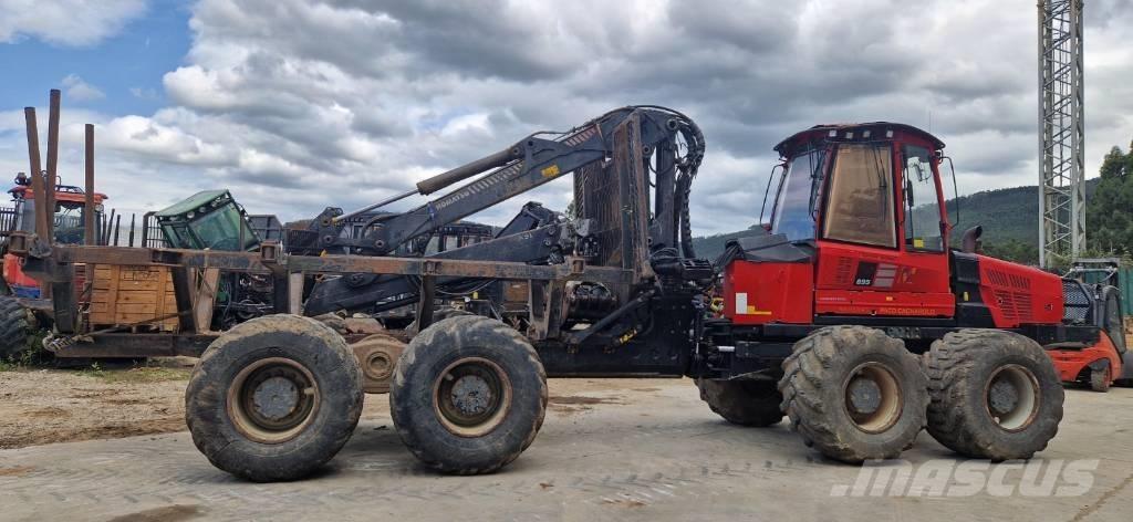 Komatsu 895 Uitrijwagens