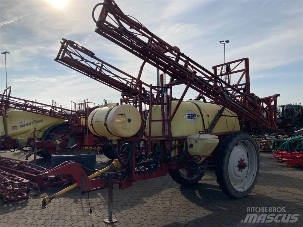 Hardi TZY 2400 Getrokken spuitmachines