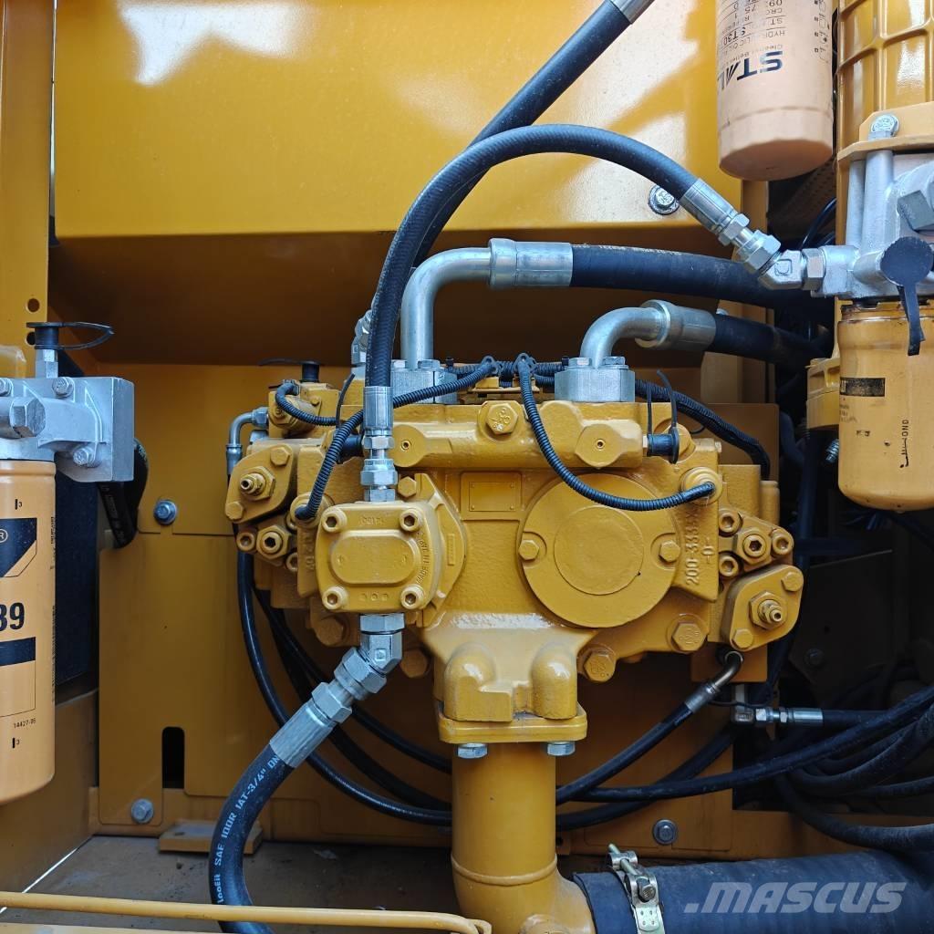 CAT 320D2L Rupsgraafmachines