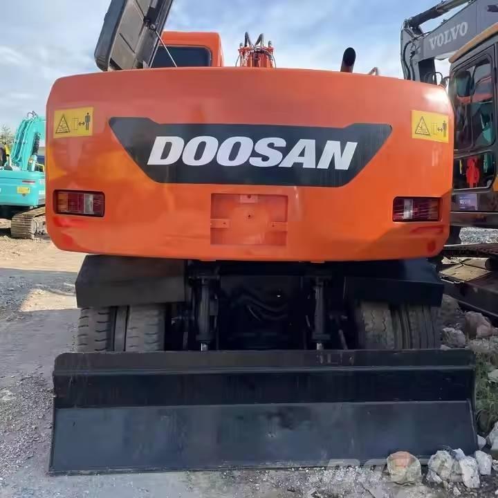 Doosan DX150W-9C Wielgraafmachines