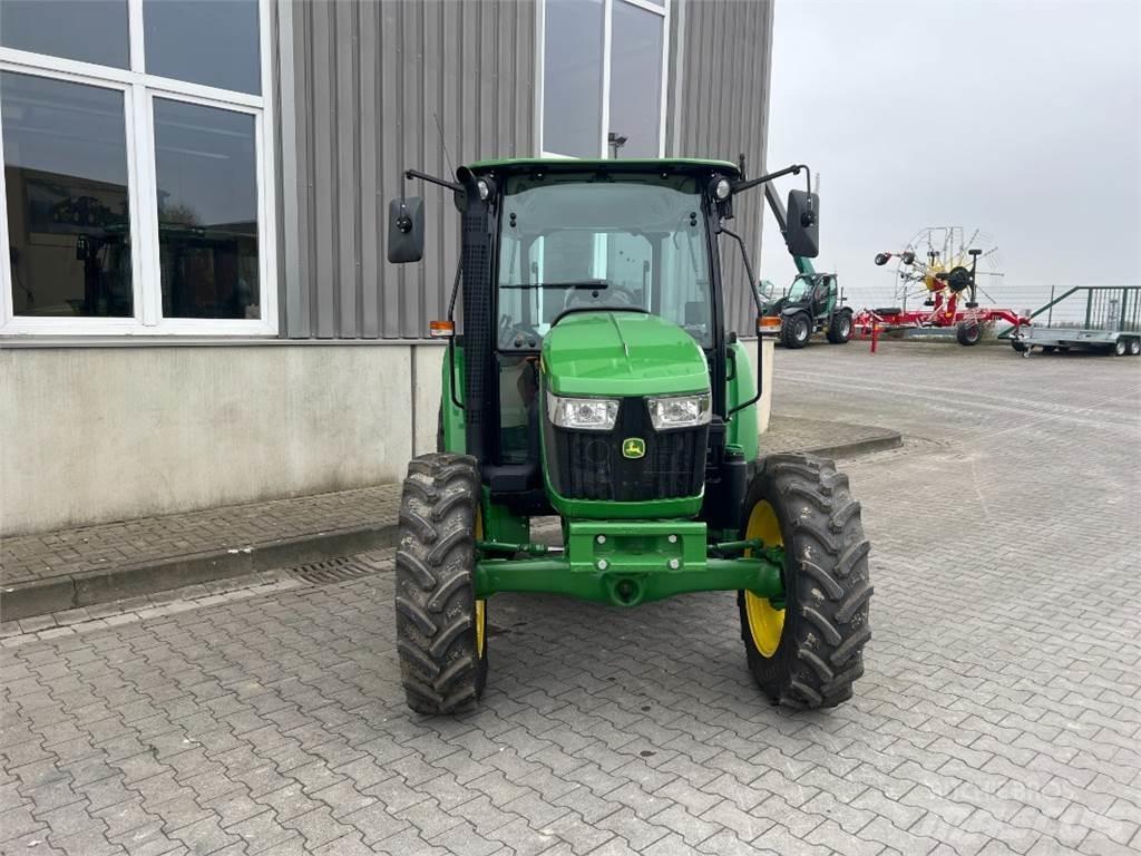 John Deere 5058 E Tractoren