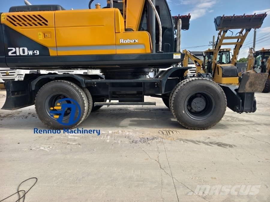 Hyundai 210W-9 Wielgraafmachines