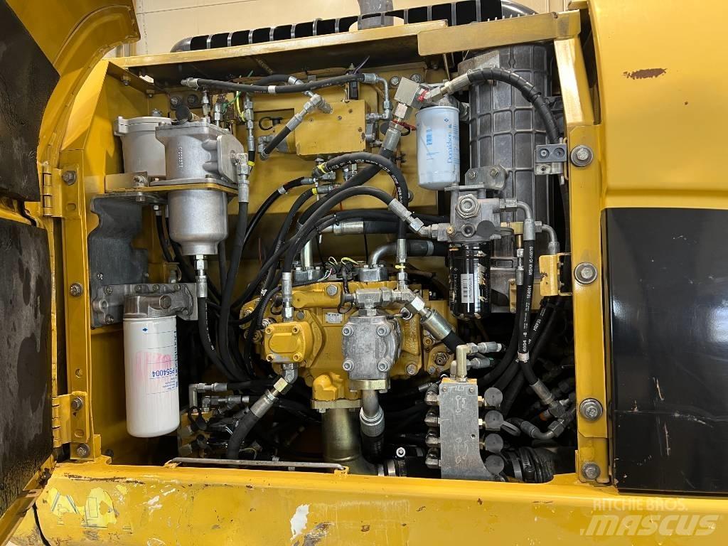 CAT 323 D L Rupsgraafmachines