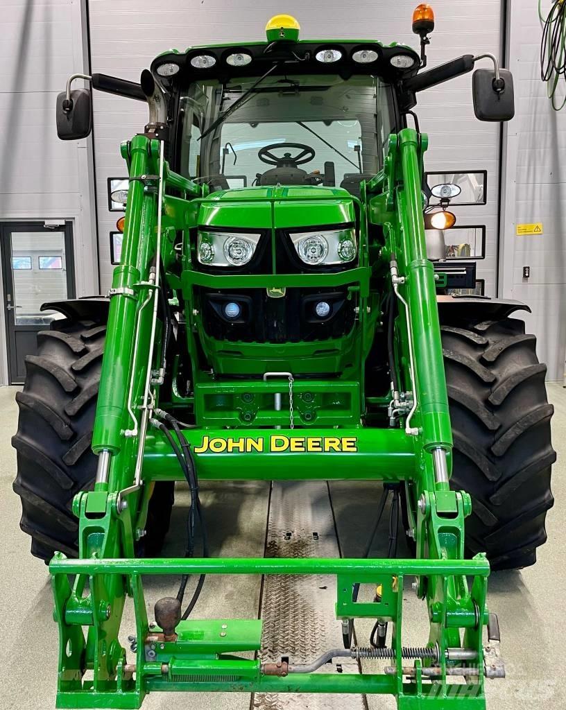 John Deere 6125 R Tractoren