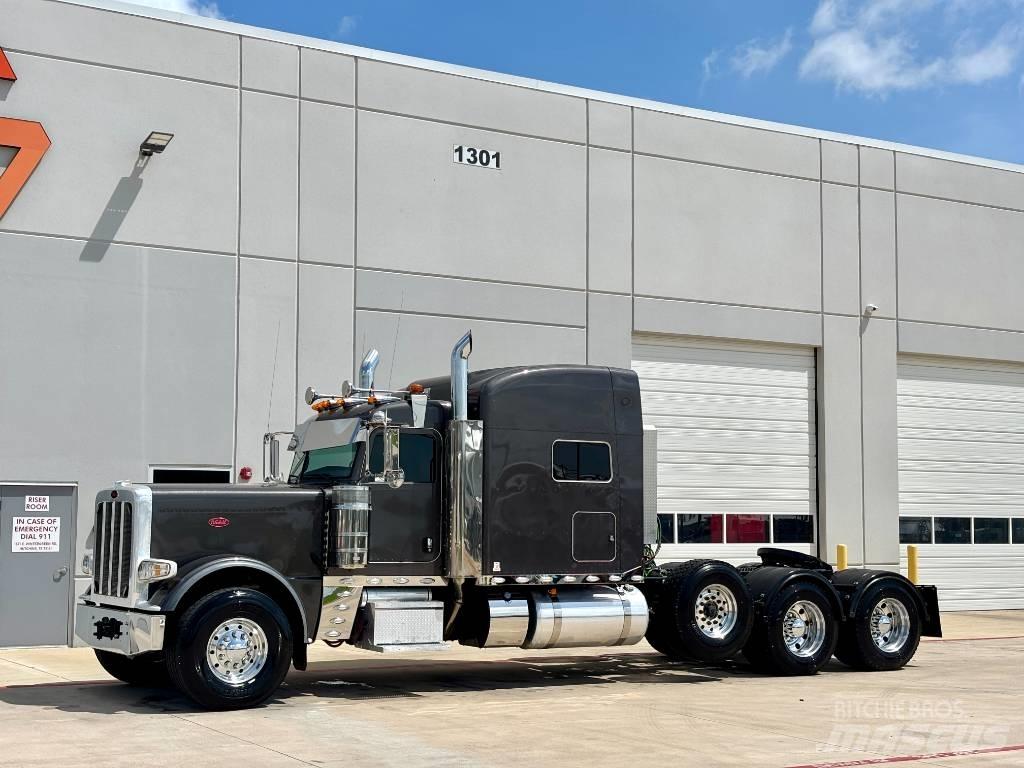 Peterbilt 389 Trekkers