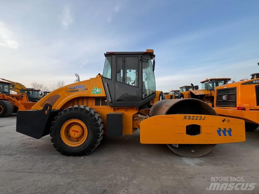 XCMG XS 223 J Trilrolwalsen
