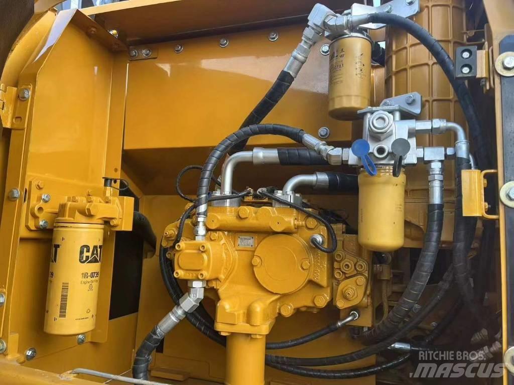 CAT 320 Rupsgraafmachines