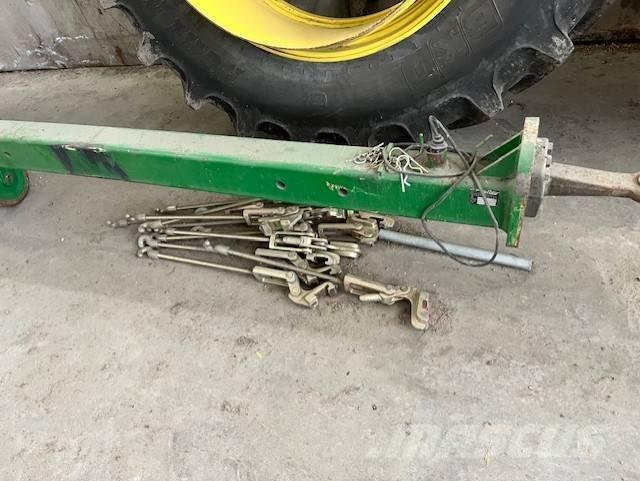 BKT 520/85R46 Banden, wielen en velgen