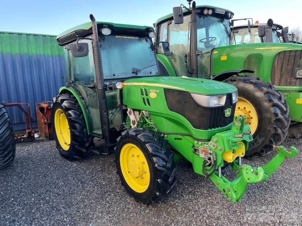 John Deere 5085 GF Tractoren