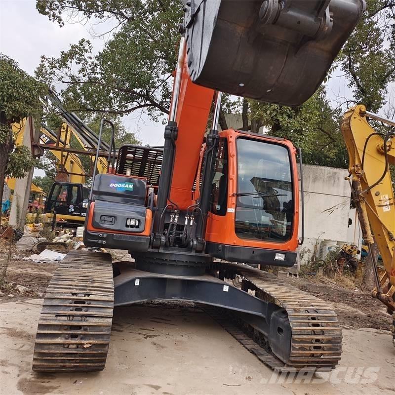 Doosan DX 225 Rupsgraafmachines