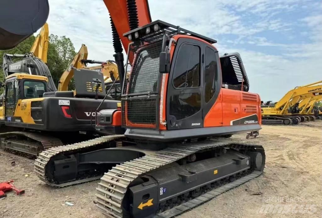 Doosan DX 225 Rupsgraafmachines